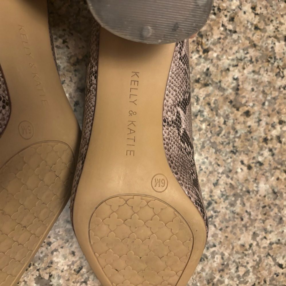Kelly & Katie Snake Print Heels - Brown. Size 6M Nice condition! - Picture 8 of 14